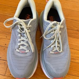 Bondi 7 Hoka running shoes excellent condition